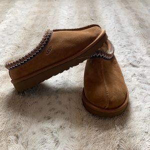 Women’s Chestnut UGG Slipper
